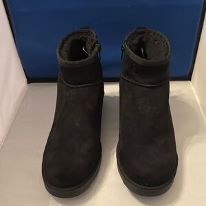 Dunes women’s‎ boots size 8.5